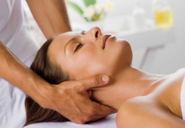 Массаж шейно-воротниковой зоны